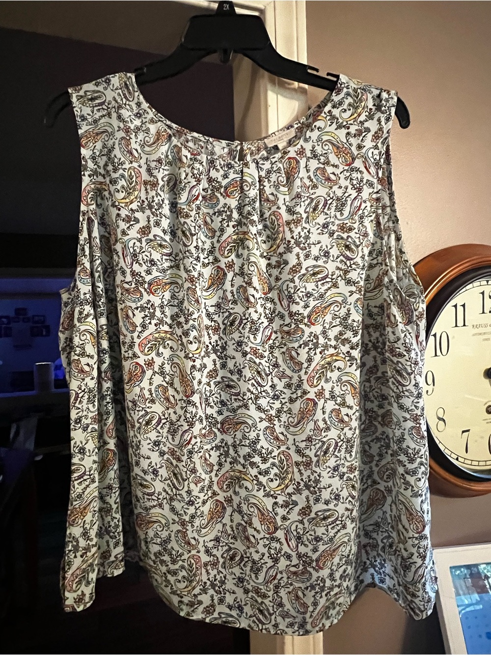 Talbots White Paisley Sleeveless Blouse